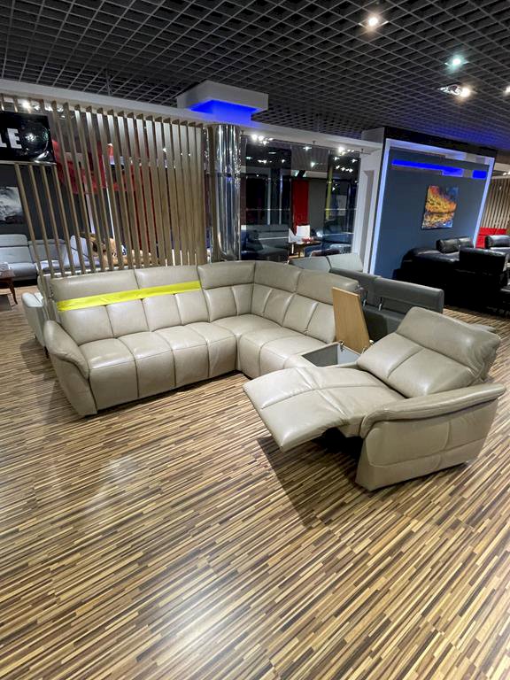 Oviedo - narożnik z funkcją spania, barkiem i relaxem elektrycznym.