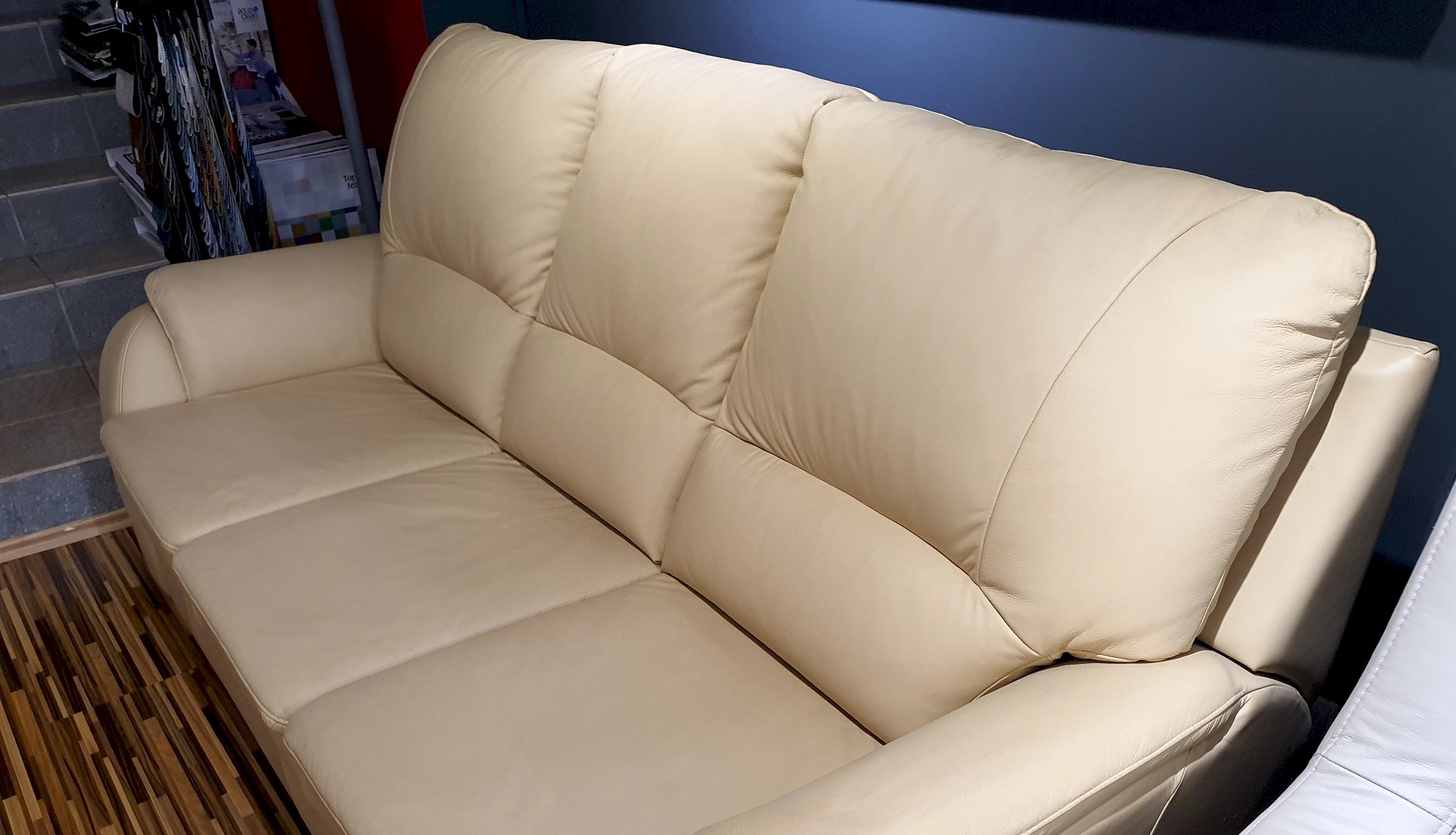 VERO - ANTURIO SOFA + FOT. REL.MAN.