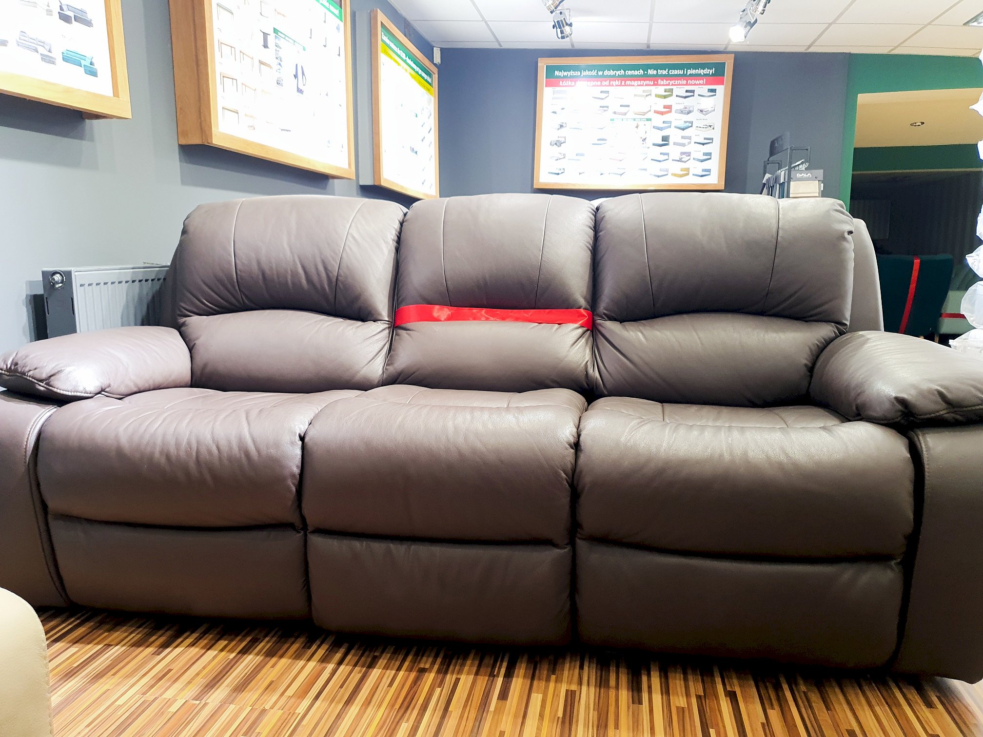 BFM - OPERA SOFA 3 + FOT. REL. MAN. 